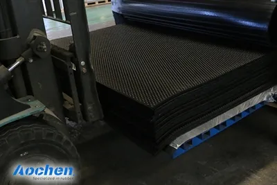 Maximaliseer uw comfort en tractie met hoogwaardige rubberen matten